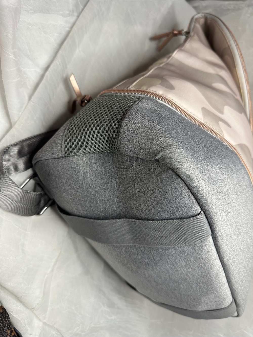 Stella & Dot Large Light Camo Backpack Inspirational Lining - Picture 7 of 8